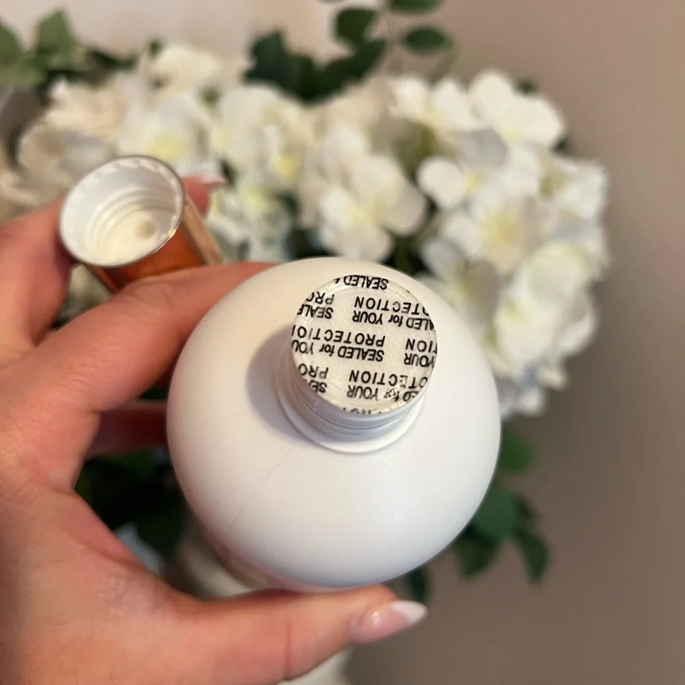 LOVE HAIR • REVITALIZING SHAMPOO - Picture 4 of 4